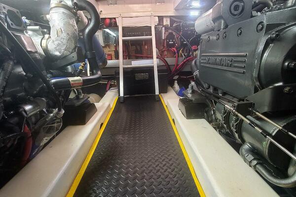 Kissed Some Frogs 42ft Beneteau Yacht For Sale