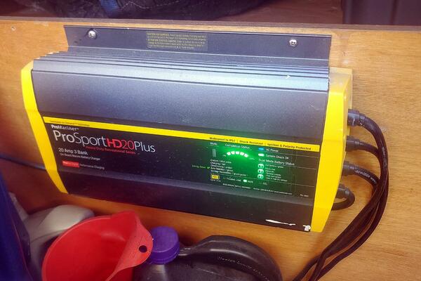 Kissed Some Frogs 42ft Beneteau Yacht For Sale