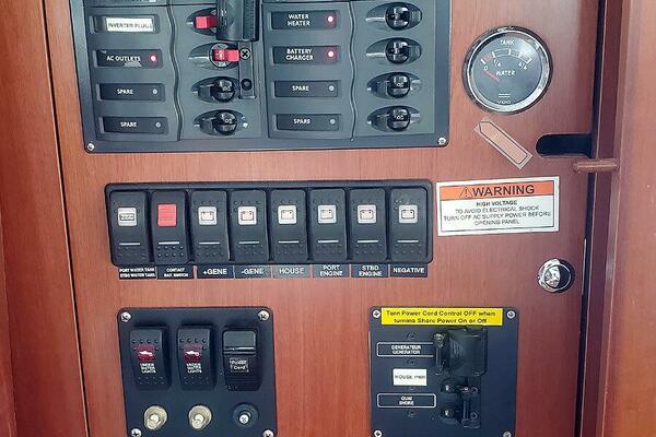 Kissed Some Frogs 42ft Beneteau Yacht For Sale