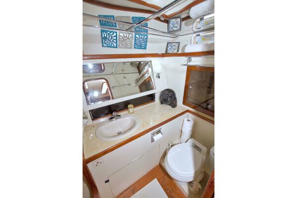 Moonlighter 44ft Gulfstar Yacht For Sale