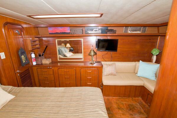 Moonlighter 44ft Gulfstar Yacht For Sale