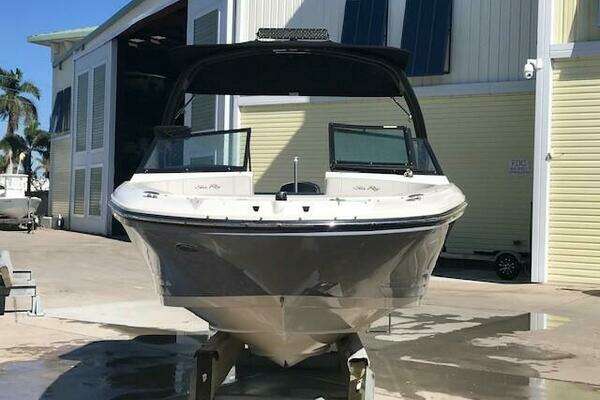 Photo of the 2022 Sea Ray SPX 190 OB
