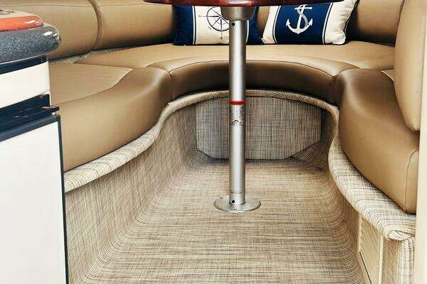 Photo of the 2006 Monterey 298SC