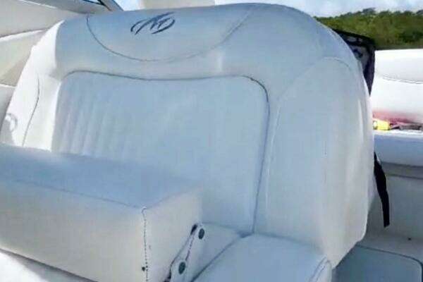 Photo of the 2006 Monterey 298SC