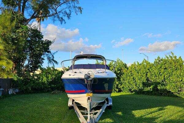 Photo of the 2006 Monterey 298SC