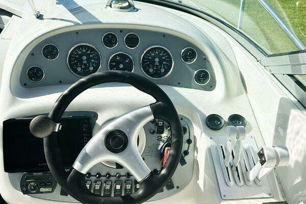 Photo of the 2006 Monterey 298SC