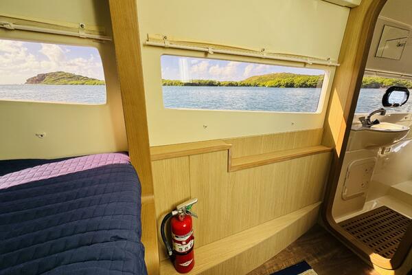 Island Jewel 36ft Aquila Yacht For Sale