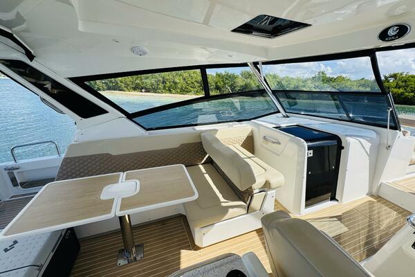 Island Jewel 36ft Aquila Yacht For Sale