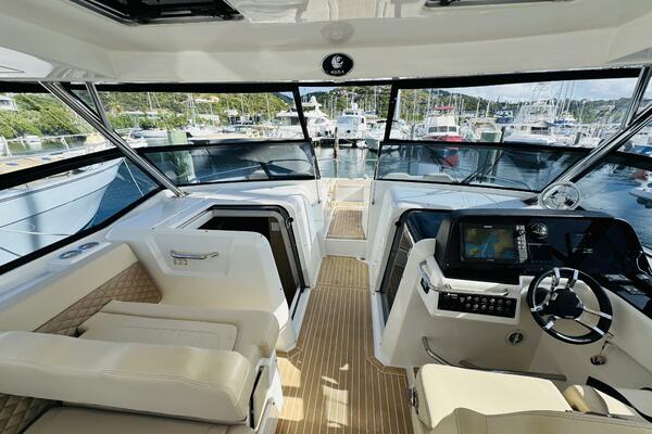 Island Jewel 36ft Aquila Yacht For Sale