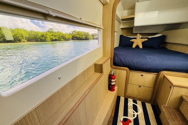 Island Jewel 36ft Aquila Yacht For Sale