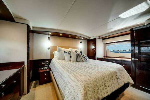 Sea Ray 610 Sundancer Yacht For Sale