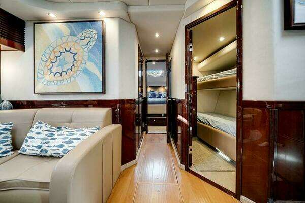 Sea Ray 610 Sundancer Yacht For Sale