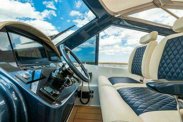 Palm Beach Motor Yachts GT50 Yacht For Sale