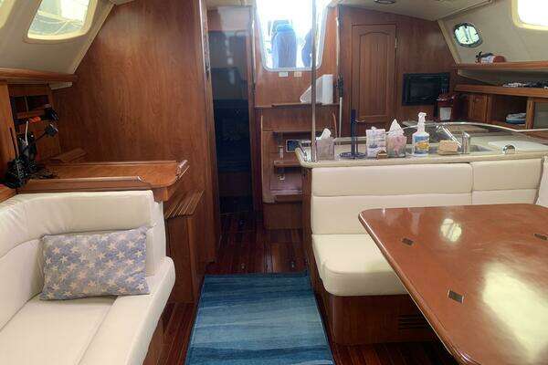 Hunter 45DS Yacht For Sale