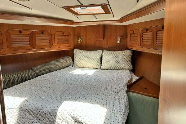 Photo of the 1992 Hylas 51 "CHACARA"