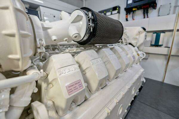 Ferretti Yachts 720 Yacht For Sale