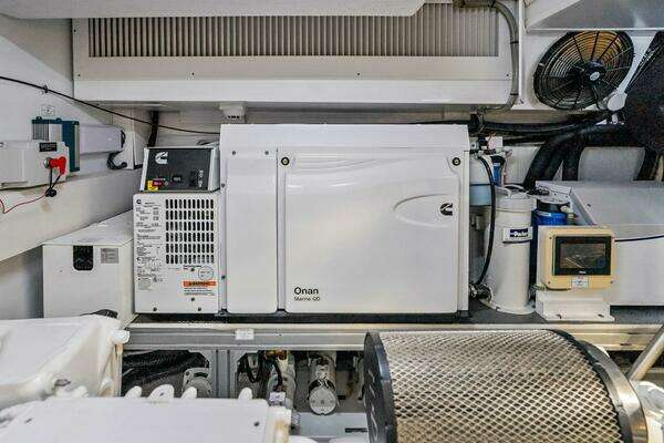 Ferretti Yachts 720 Yacht For Sale