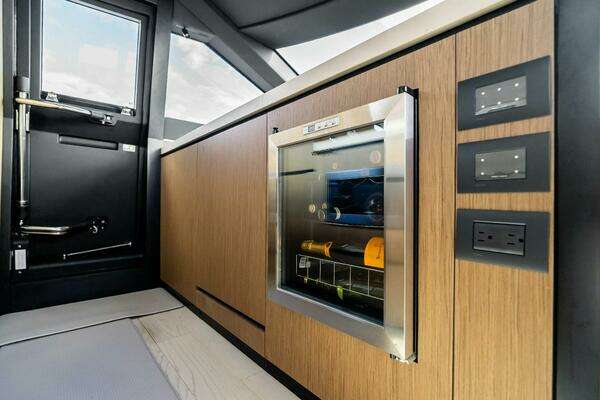 Ferretti Yachts 720 Yacht For Sale