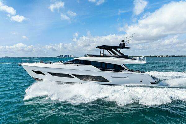 FERRETTI YACHTS - 720