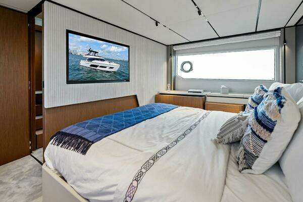 Ferretti Yachts 720 Yacht For Sale