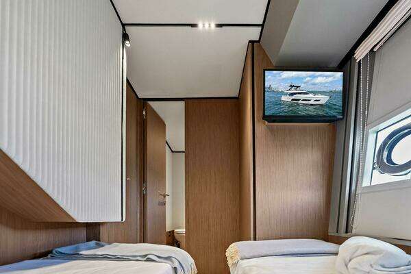 Ferretti Yachts 720 Yacht For Sale