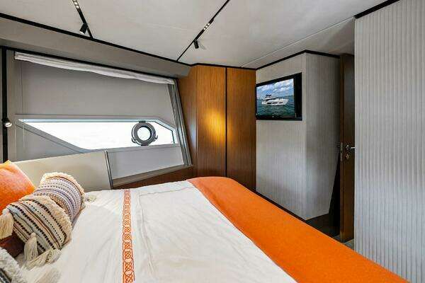 Ferretti Yachts 720 Yacht For Sale