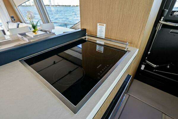 Ferretti Yachts 720 Yacht For Sale