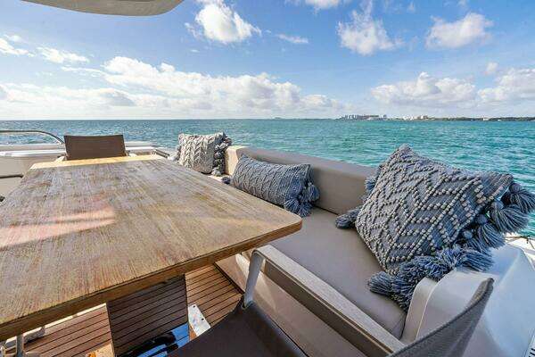 Ferretti Yachts 720 Yacht For Sale