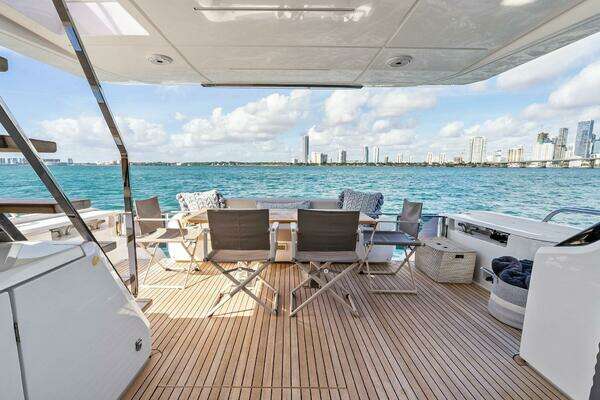 Ferretti Yachts 720 Yacht For Sale