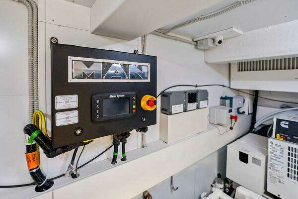 Ferretti Yachts 720 Yacht For Sale