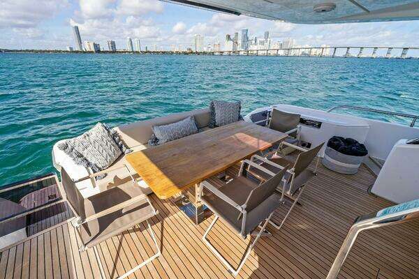 Ferretti Yachts 720 Yacht For Sale