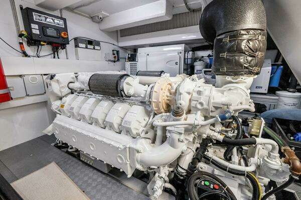 Ferretti Yachts 720 Yacht For Sale