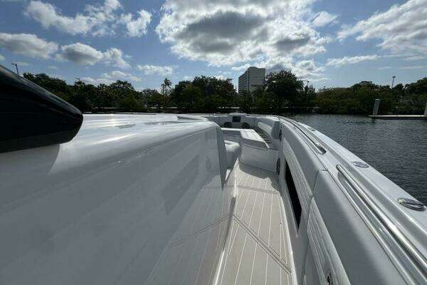 Cigarette NightHawk Yacht For Sale