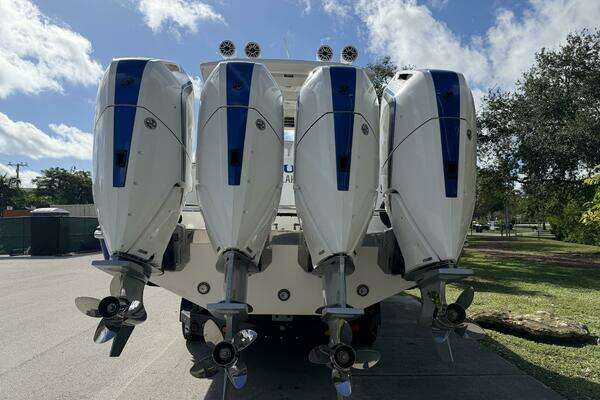 Deep Impact 399 Sport Yacht For Sale