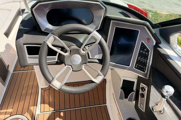 Photo of the 2021 Mastercraft X24