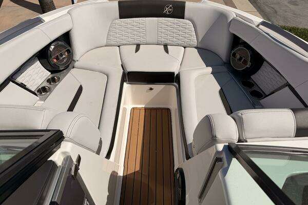Photo of the 2021 Mastercraft X24