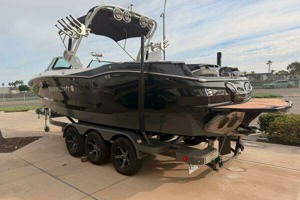 2021 Mastercraft 24