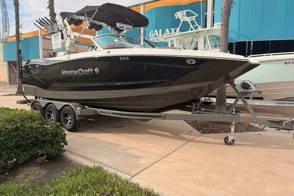 2021 Mastercraft 24
