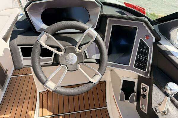 Photo of the 2021 Mastercraft X24