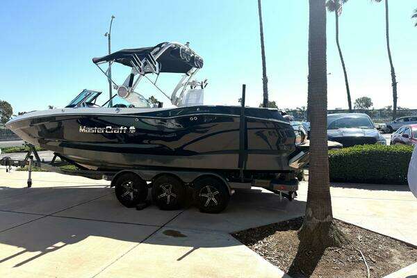 2021 Mastercraft 24