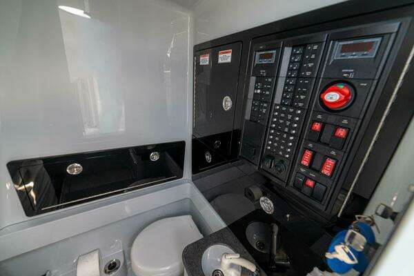 Valhalla Boatworks V-33 Yacht For Sale