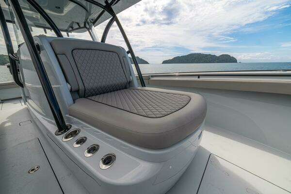 Valhalla Boatworks V-33 Yacht For Sale