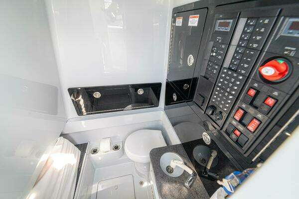 Valhalla Boatworks V-33 Yacht For Sale