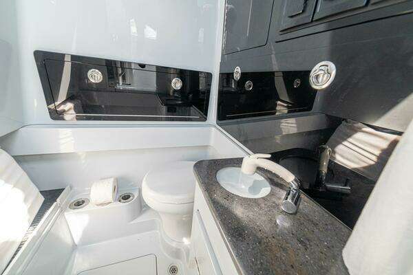 Valhalla Boatworks V-33 Yacht For Sale