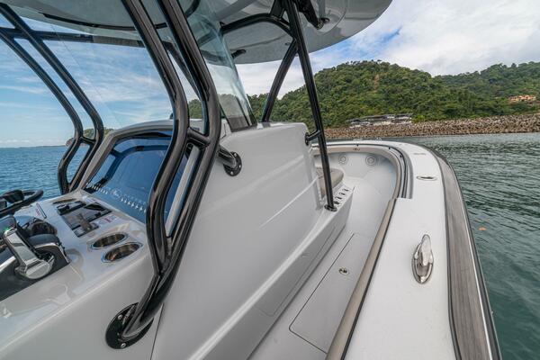 33ft Valhalla Boatworks Yacht For Sale