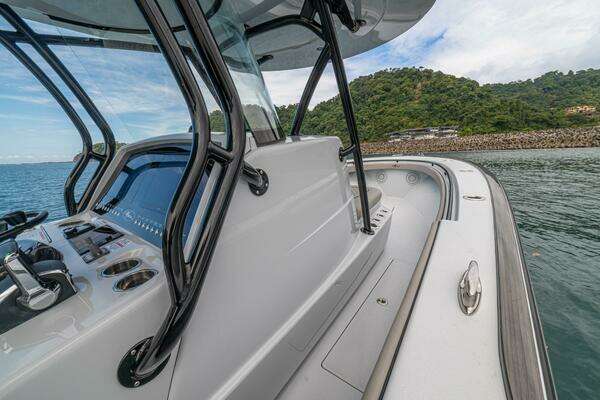 Valhalla Boatworks V-33 Yacht For Sale