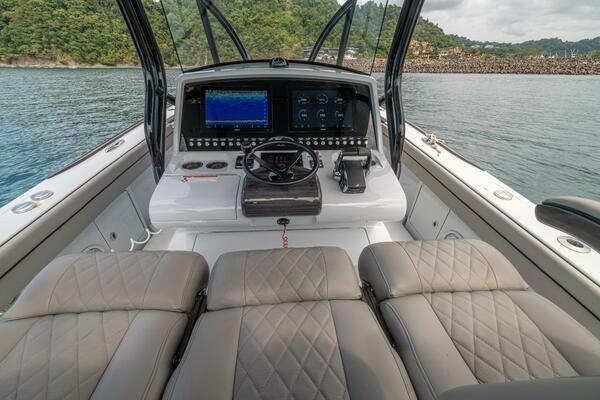 33ft Valhalla Boatworks Yacht For Sale