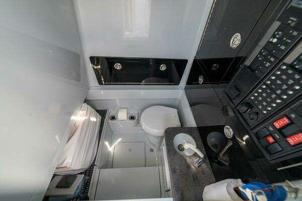 Valhalla Boatworks V-33 Yacht For Sale