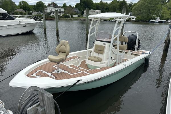 23ft NauticStar Yacht For Sale