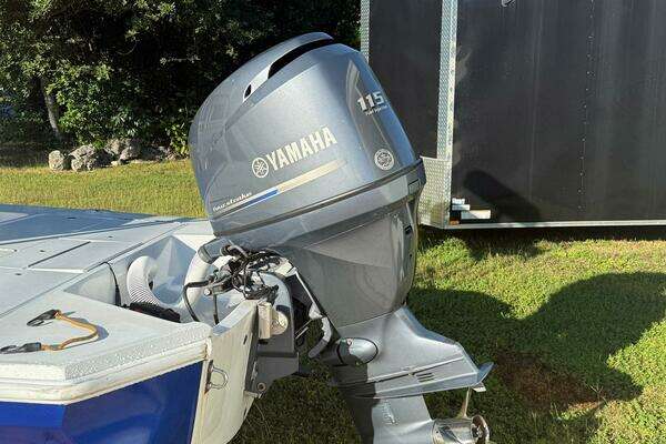 Photo of the 1986 Dolphin 18 Skiff